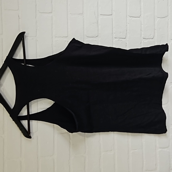 2/$10 Shania Twain tank - Picture 2 of 5